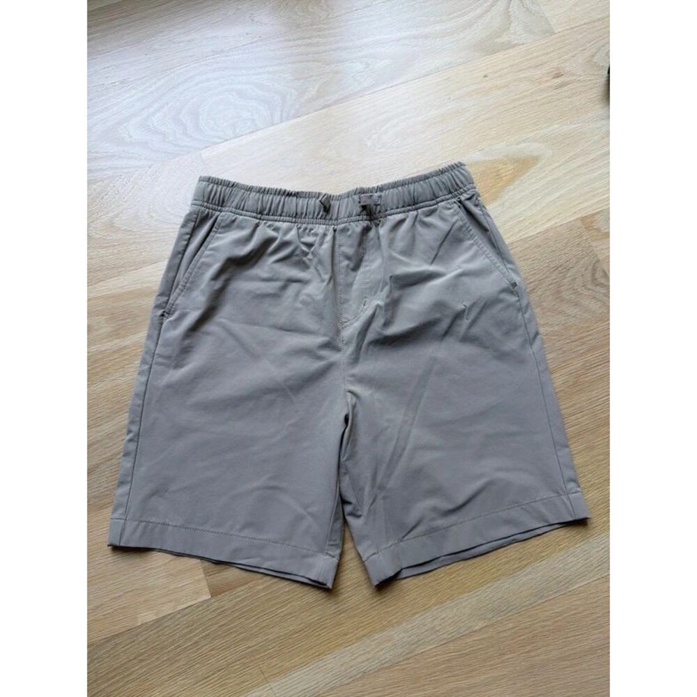Vineyard Vines boys khaki drawstring shorts size Large 16